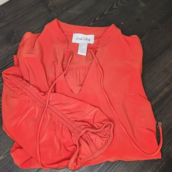 Joseph Ribkoff  Boxy Top Red‎  with Long Ruched Sleeves Size 4 - Picture 4 of 8